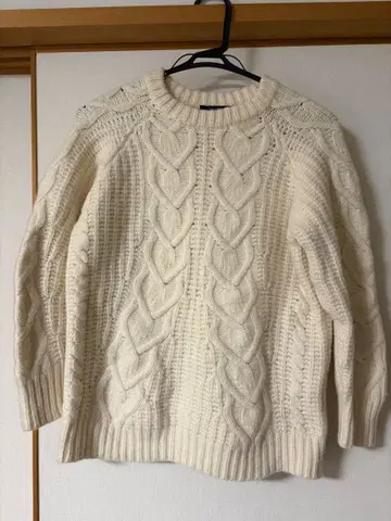MACAPHEE 케이블 니트 스웨터 S 사이즈