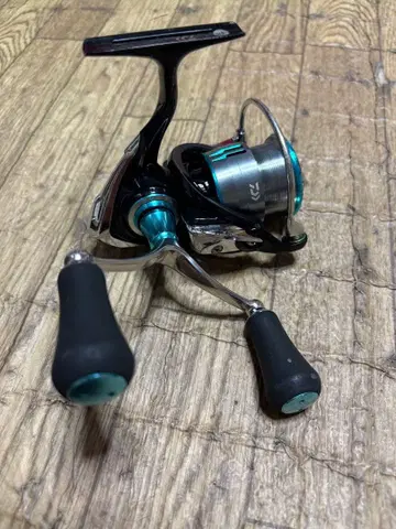 19 에메랄다스 LT2500S-DH 스피닝 릴