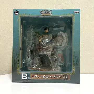 진격의 거인 리바이 피규어