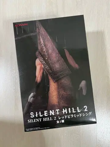 SILENT HILL 2 레드 피라미드 싱 피규어