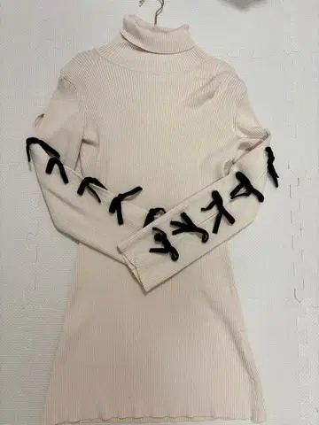 Darich 터틀넥 크림색 원피스 프리 사이즈