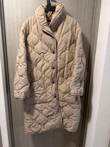 트래디셔널 웨더 베이지 퀼팅 롱 코트