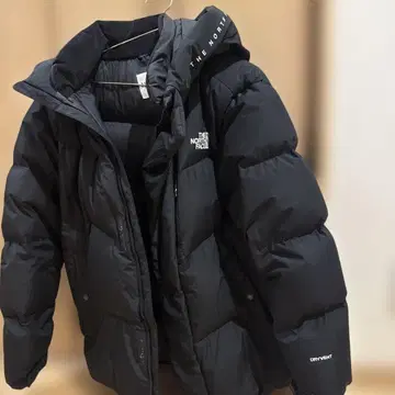 THE NORTH FACE 다운 L 자수 화이트 라벨