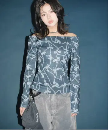 musubore 오프숄더 상의