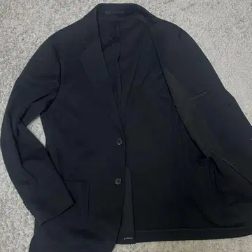 시착만 한 상품 새상품급 유니클로 UNIQLO 컴포트 2B 자켓 블랙