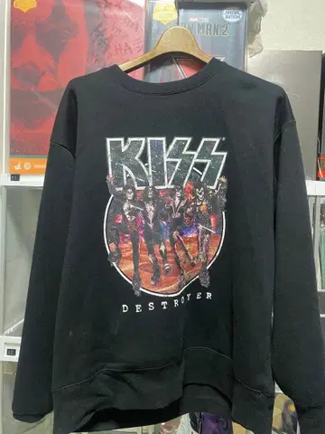 KISS 디스트로이어 블랙 맨투맨 LL