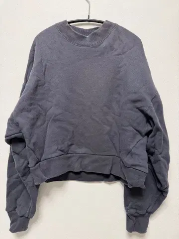 CLANE 그레이 크롭 맨투맨