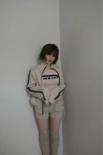 andmary Zoe full zip set up color beige