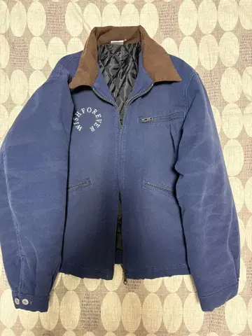 네이비 브라운 옷깃 자수 로고 자켓