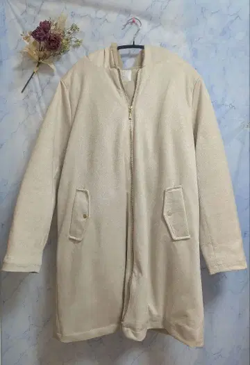 슈라루 월드 후드 부착 코트 충전솜 베이지 크림 복슬복슬