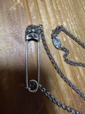 실버 안전 핀 목걸이