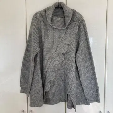 오프 터틀넥 스웨터