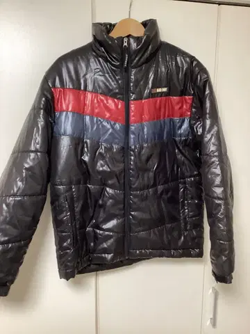 스트라이프 디자인 다운 자켓