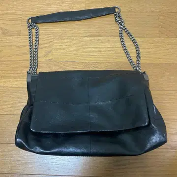 블랙 가죽 체인 스트랩 백