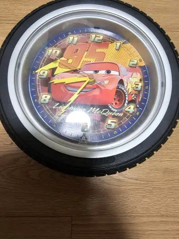 디즈니 카즈의 타이어형 시계