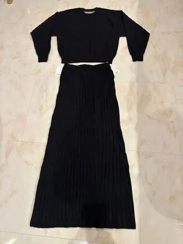 [미착용 새상품] 택 포함 COTORICA 블랙 리브 편직 셋업