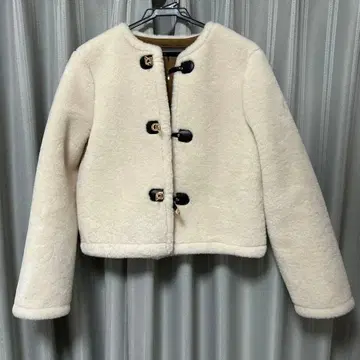 아이보리 플리스 자켓 버튼 포함