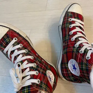 Converse 체크 무늬 하이컷 스니커즈