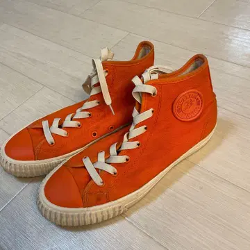 오렌지 하이컷 스니커즈
