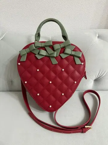 하트형 숄더백 빨간색 퀼팅