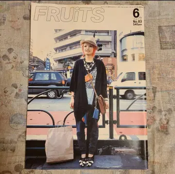 [FRUiTS] No. 83 / 잡지 후르츠 / 2004년