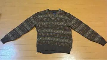 기하학 패턴 브라운 V넥 스웨터