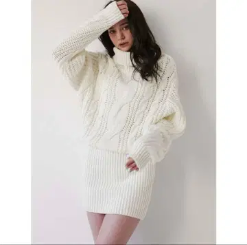 GYDA 터틀 케이블 니트 원피스 (미사용품)