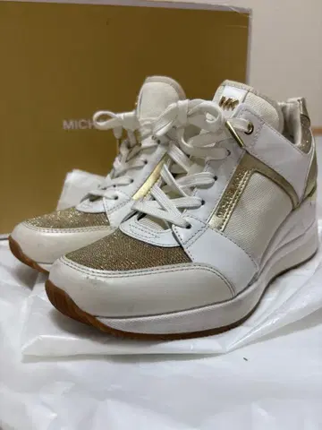 마이클코어스 통굽 스니커즈 1일 사용만