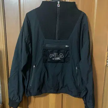 FILA X-GIRL 콜라보 블랙 점퍼 하이넥 뒷면 메쉬