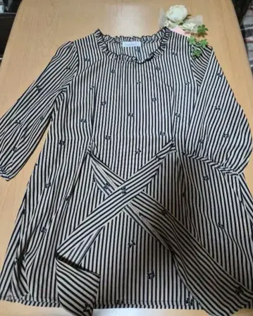 GALLERY VISCONTY 스트라이프 긴팔 블라우스 미사용에 가까움