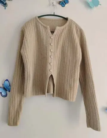 베이지 리브 긴팔 스웨터