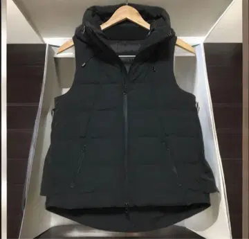 [ 새상품급 ] 백 플레어 다운 베스트 design aera