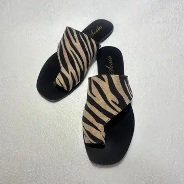 제브라 패턴 플립플랍 플랫 샌들