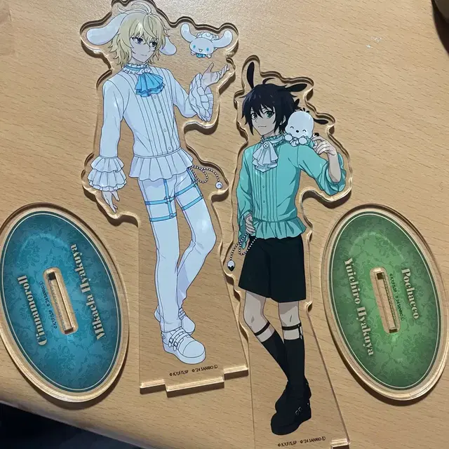 종말의 세라프 미카엘라 유이치로 아크릴 스탠드 시나모롤 포차코