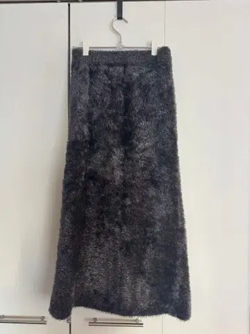 미사용 새상품 미라 오웬 라메 니트 스커트
