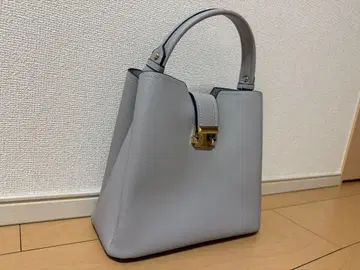 그레이 핸드백 탈부착 가능 스트랩 포함