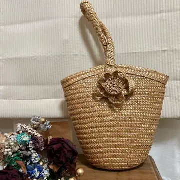꽃 장식 바스켓백 핸드백