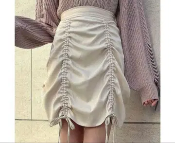 Fi.n.t 드로스트 스커트 아이보리