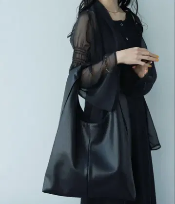 HARE 합성 가죽 쇼퍼 토트백