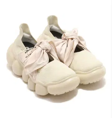 grounds JEWELRY HANKIE PUMPS