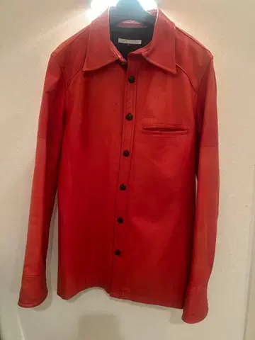 레드 가죽 셔츠 버튼 포함