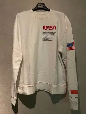 NASA 화이트 맨투맨