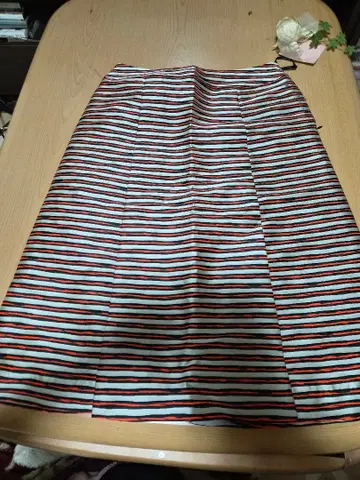 TAE ASHIDA 스트라이프 미디 스커트