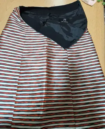 TAE ASHIDA 스트라이프 미디 스커트