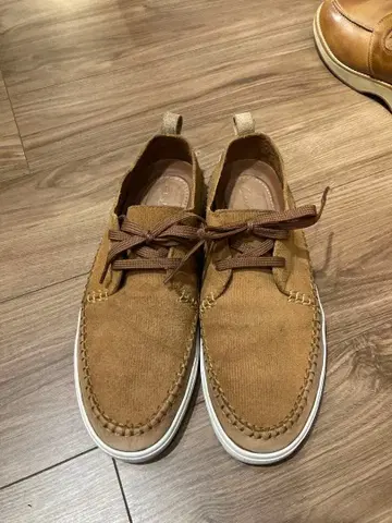 클락스 브라운 스웨이드 모카신 신발 25.5cm