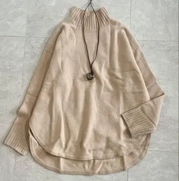 저널 스탠다드 울 캐시미어 하이넥 니트 라운드 헴 베이지