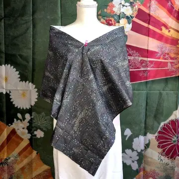 실크 그레이 계열 무늬 들어간 오시마 명주 숄