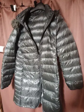 유니클로 프리미엄 울트라 라이트 다운 자켓 다크 그레이