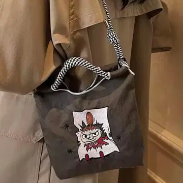 무민 리틀 미 백 자수 숄더백 새상품 카키 2WAY 인기