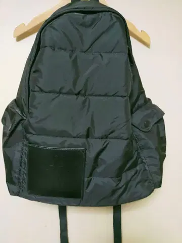 미사용 유니클로 JW ANDERSON 패디드 백팩